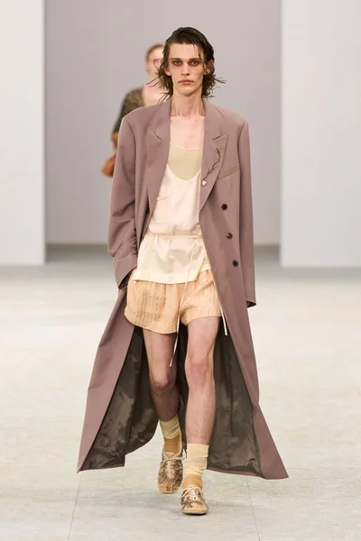 Look 5